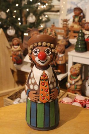 Klaun větší s oranžovou kravatou (v 30 cm)