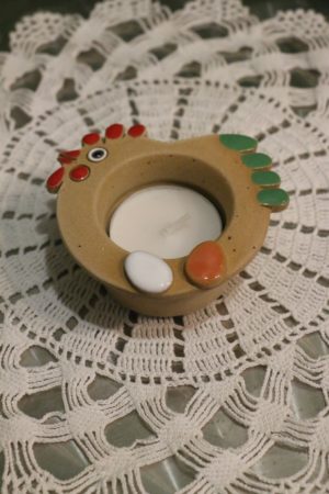 Svícínek slepička (v 3,5 cm; š 8 cm) na čajovou svíčku