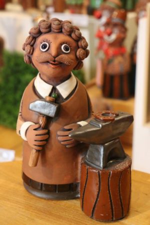 Kovář (v 24 cm)
