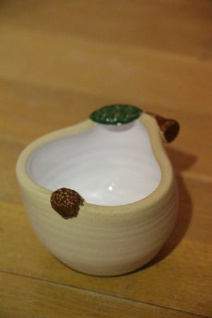 Svícínek – hruška bílá (na čajovou svíčku),v 5 cm
