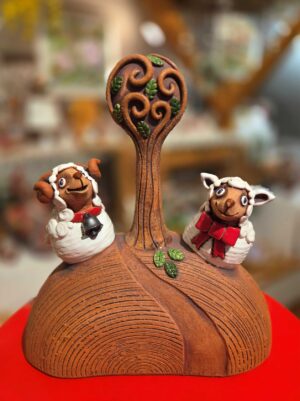 Kopec s beránkem, ovečkou a stromem (v 34 cm)