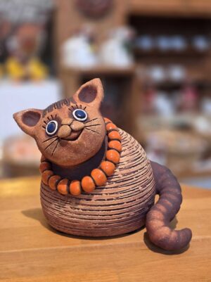 Kočka s korálky (v 16 cm)